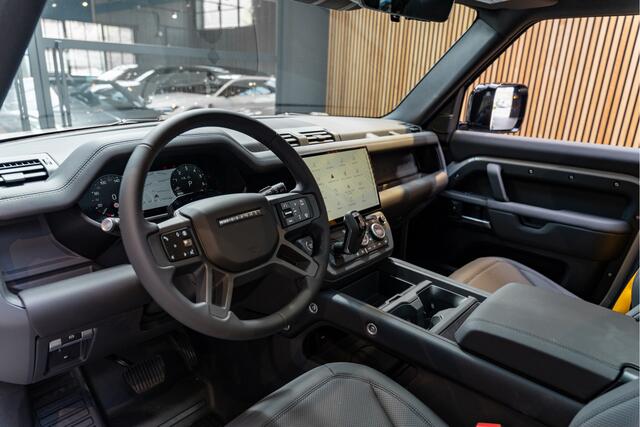 Land Rover DEFENDER 110 P300e X-Dynamic SE Urban Pano Yellow Accents 2.0 P300e 110 X-Dynamic SE