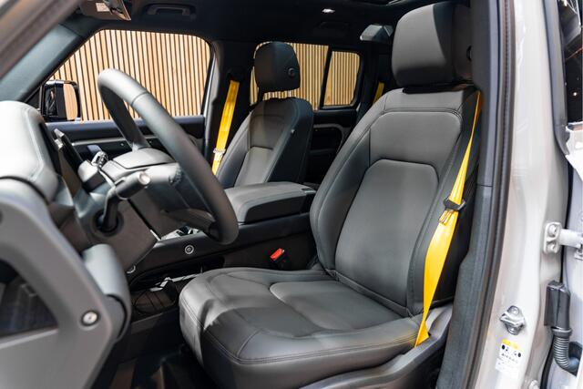 Land Rover DEFENDER 110 P300e X-Dynamic SE Urban Pano Yellow Accents 2.0 P300e 110 X-Dynamic SE