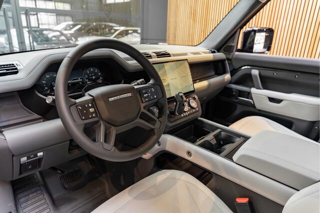 Land Rover DEFENDER 110 X-Dynamic SE Urban Pano Koelbox Red Accents 2.0 P300e 110 X-Dynamic SE Urban Automotive
