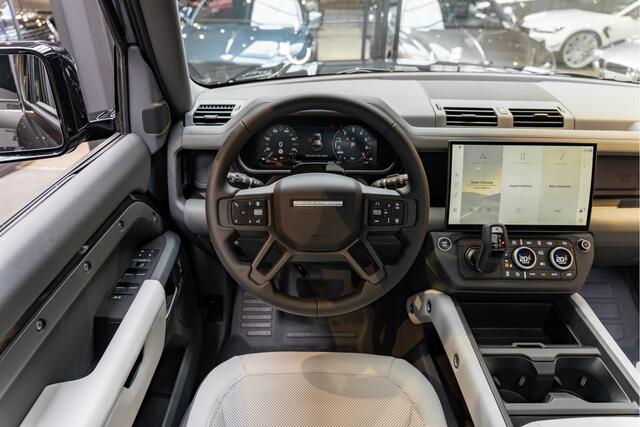 Land Rover DEFENDER 110 X-Dynamic SE Urban Pano Koelbox Red Accents 2.0 P300e 110 X-Dynamic SE Urban Automotive