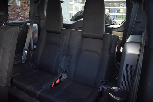 Land Rover DEFENDER 110 2.0 P300 110 SE 7p. OrigNL 7-zits | Panodak!