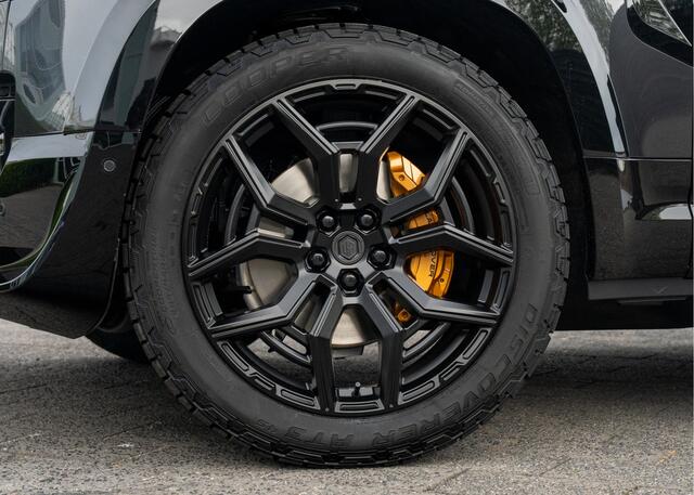 Land Rover DEFENDER 110 P300e 110 HSE | Outland Edition II | Full Options | 6-Persoons | Santorini Black | Ebony leder |