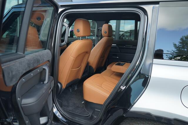 Land Rover DEFENDER 110 2.0 P300e 110 S | Fiscale waarde ¤88.000 | Munsterhuis Edition | Koelvak | Elektrische trekhaak |