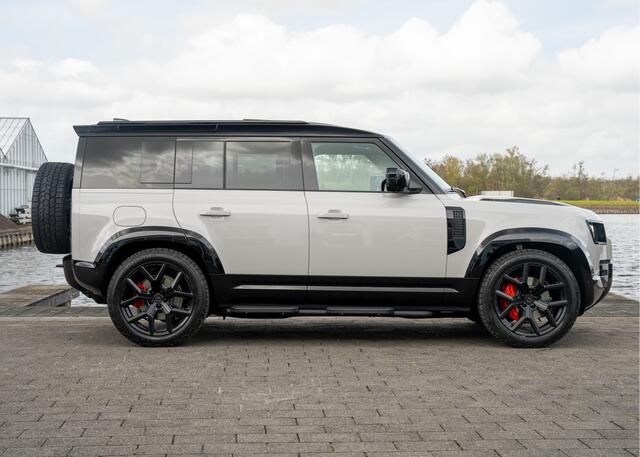 Land Rover DEFENDER 110 P300e 110 X-Dynamic HSE | VERWACHT | Full Options | Urban WX-2R | Incl. Winterbanden | Borasco Grey | Ebony leder |