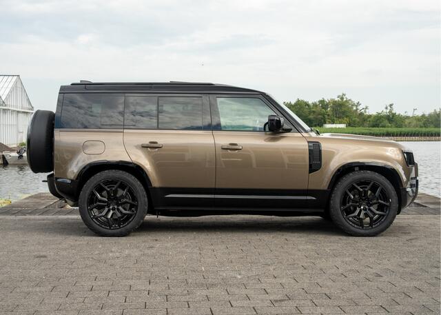 Land Rover DEFENDER 110 P300e 110 X-Dynamic HSE | Full Options | Urban WX-2R | Incl. Winterbanden | Gondwana Stone | 6-persoons! |