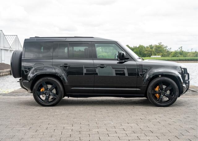 Land Rover DEFENDER 110 P300e 110 X-Dynamic HSE | Full Options | 6 zitplaatsen | Ebony leder | 22" inch LR |