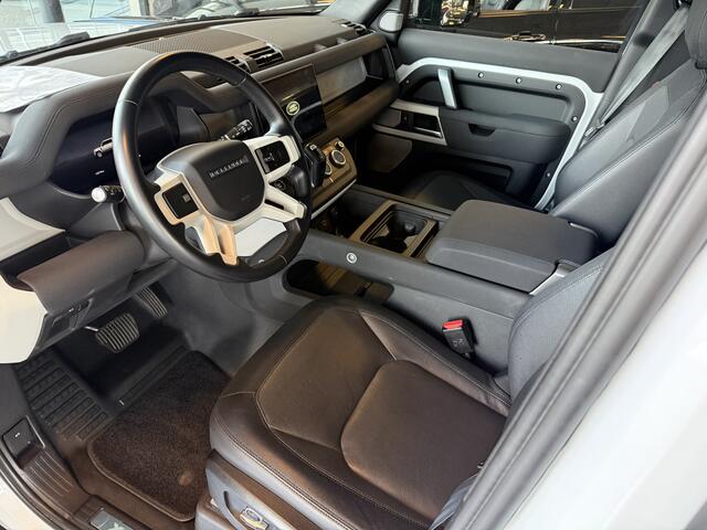 Land Rover DEFENDER 130 3.0 P400 130 X-Dynamic SE 8-p ** Panodak ** Trekhaak ** Meridian ** Treeplanken ** URBAN ** Memory ** 23 inch ** Ventilatie