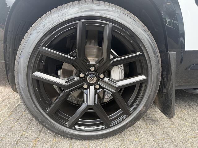Land Rover DEFENDER 130 3.0 P400 130 X-Dynamic SE 8-p ** Panodak ** Trekhaak ** Meridian ** Treeplanken ** URBAN ** Memory ** 23 inch ** Ventilatie