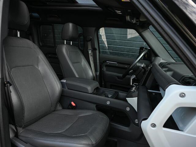 Land Rover DEFENDER 110 2.0 P400e 110 X-Dynamic HSE | Panoramadak | 360 Camera | Adaptive Cruise Control | Stuur + Stoelverwarming | Trekhaak | Keyless Entry |