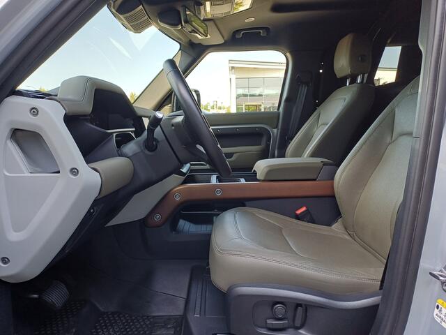 Land Rover DEFENDER Hard Top 3.0 D250 110 X-Dynamic SE | Nieuw door ons geleverd | Khaki leder | Elektr. trekhaak tot 3.000kg |