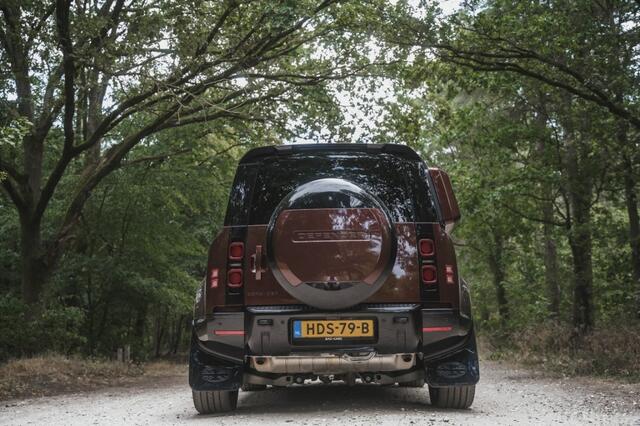 Land Rover DEFENDER Sedona edition , BTW, Rocksliders, Let op P400E.