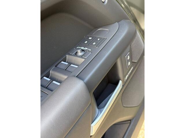 Land Rover DEFENDER 110 2.0 P300 110 X-Dynamic HSE NP € 123.595