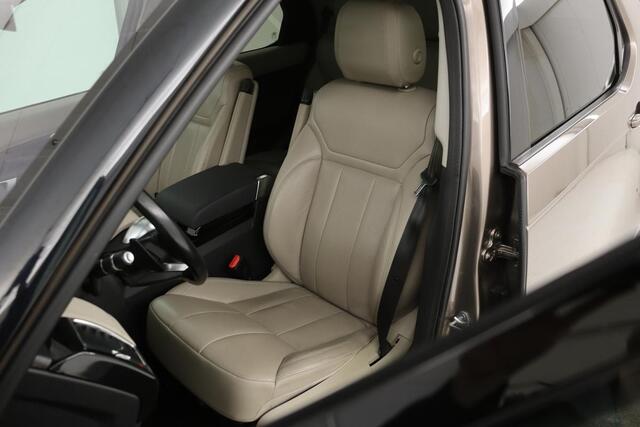 Land Rover DISCOVERY 3.0 TD6 HSE 7-persoons | Panoramadak | Leder | Stoelverwarming | Head-Up | Meridian Sound | Trekhaak | Memory | Navigatie | 360 camera
