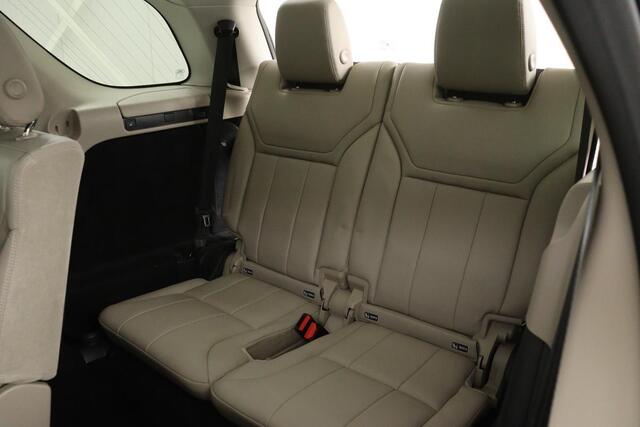 Land Rover DISCOVERY 3.0 TD6 HSE 7-persoons | Panoramadak | Leder | Stoelverwarming | Head-Up | Meridian Sound | Trekhaak | Memory | Navigatie | 360 camera