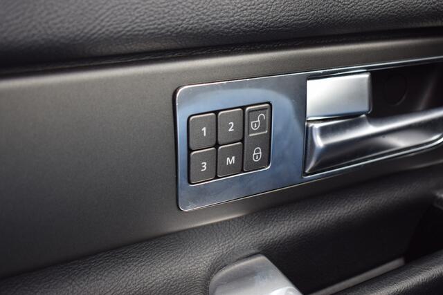 Land Rover DISCOVERY 3.0 SDV6 HSE | Trekhaak | Pano | Stuur- en Stoelverw. | Meridian