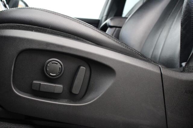 Land Rover DISCOVERY 2.0 TD4 Urban Series SE Automaat - Panorama, Trekhaak, Navi, Camera, Leer, Meridian