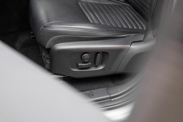 Land Rover DISCOVERY SPORT 2.0 D240 S | Grijs Kenteken | Trekhaak |