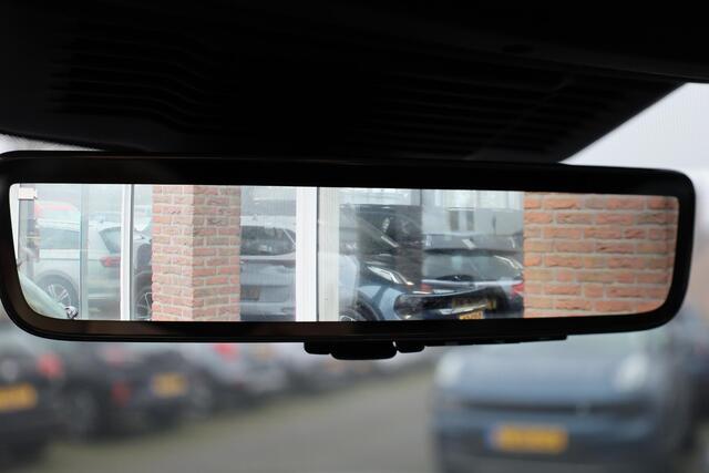 Land Rover DISCOVERY SPORT P300e 1.5 R-Dynamic PANO WINDSOR-LEER MEMORY ELEK.TREKHAAK 20"LMV CAMERA RUITVERWARMING MERIDIAN GSM-LADER ELEK.LAADKLEP 4x4 STOELVERW. ZWARTE-HEMEL NAVI