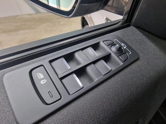 Land Rover DISCOVERY SPORT P300e 1.5 R-Dynamic S