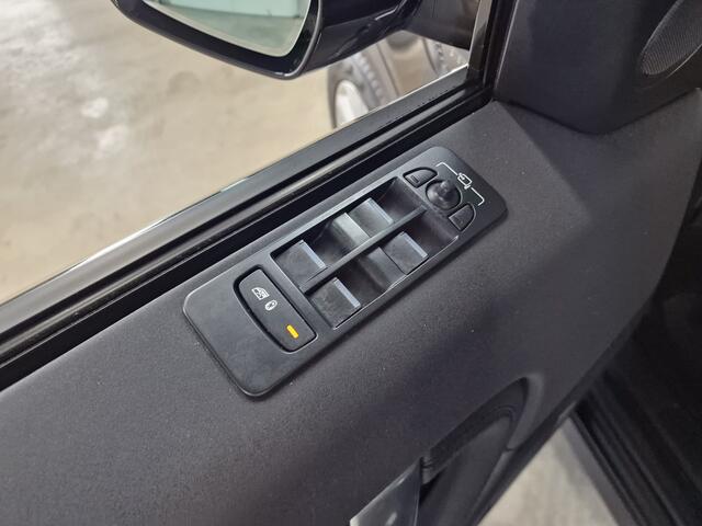 Land Rover DISCOVERY SPORT P300e 1.5 SE | 360° | Trekhaak | Elek. Stoelen | Leren bekleding