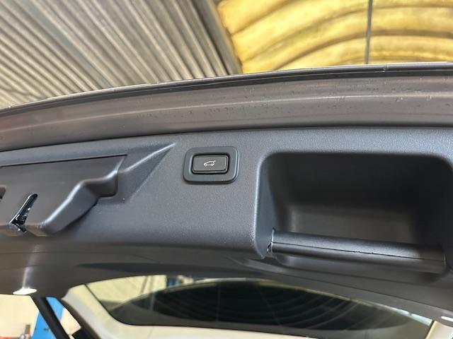 Land Rover DISCOVERY SPORT P300e 1.5 R-Dynamic SE word verwacht! Trekhaak, Dodehoek, stuur en stoelverwarming