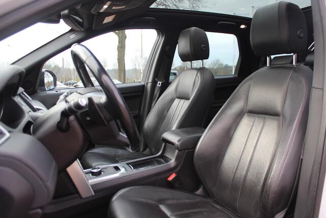 Land Rover DISCOVERY SPORT 2.0 TD4 HSE / Trekhaak / Panoramadak / Camera / Leder / 18'' / Keyless / Navigatie / Stoelverwarming / Xenon / Cruise Control