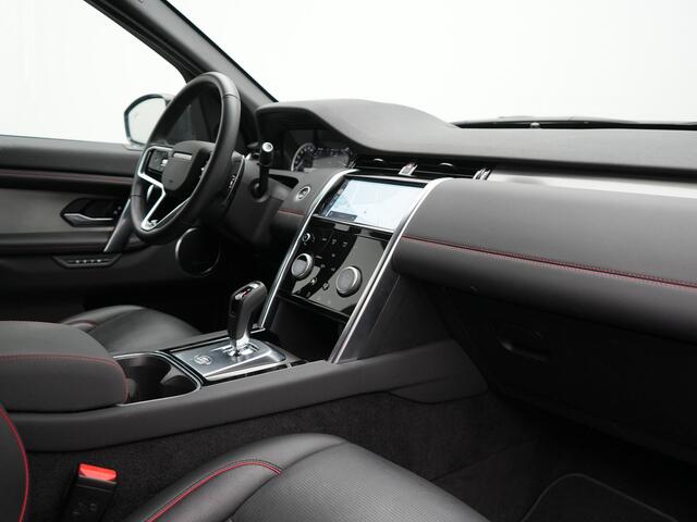 Land Rover DISCOVERY SPORT P300e Dynamic SE Plug In Hybrid 300pk Dealer O.H. PHEV | Adaptive Cruise | Meridian Sound | Camera | Lederen Sportstoelen Memory & Verwarmd | Apple Carplay | Keyless | Blis | Stuur Verwarmd | Navigatie | DAB | 20"L.M |