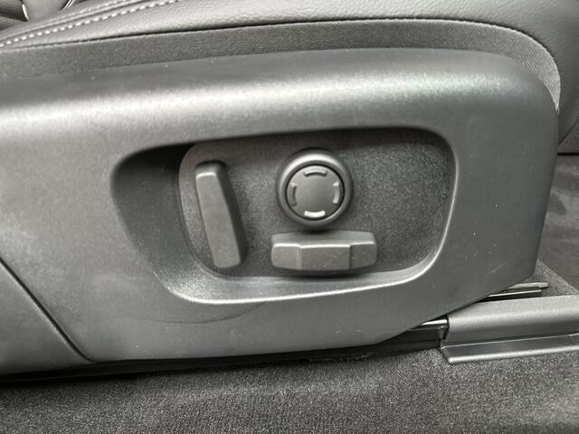 Land Rover DISCOVERY SPORT P270e Business Landmark Edition | TREKHAAK