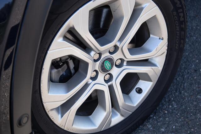 Land Rover DISCOVERY SPORT P300e 1.5 SE CARPLAY / TREKHAAK / CREME LEDER / DEALER ONDERHOUDEN / 360 CAMERA