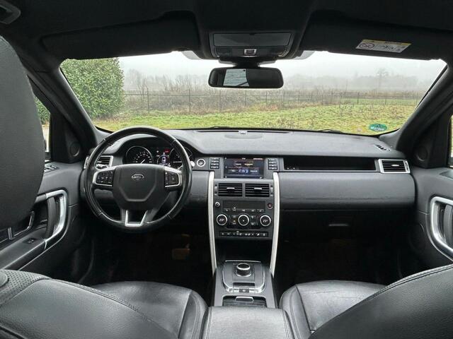 Land Rover DISCOVERY SPORT 2.0TD4 AUT-9 4WD Leer Pano-Dak 19" Bi-Xenon Elek.Stoelen Trekhaak Meridian®-Hifi Navi Ecc Cruise Control Urban SE Dynamic Stuur+Stoelverwarming Regen-Lichtsensor Bluetooth Lmv AWD Prijs is excl. BPM Export Prijs Origineel Nederlandse Auto