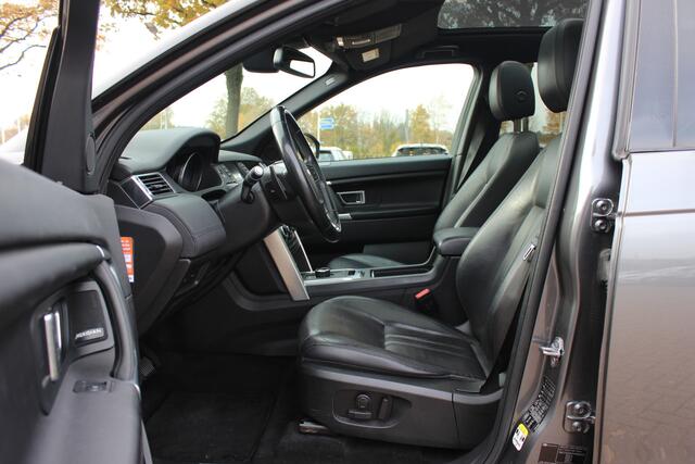 Land Rover DISCOVERY SPORT 2.0 TD4 HSE / Trekhaak / Panoramadak / Leder / 18'' / Keyless / Navigatie / Stoelverwarming / Xenon / Cruise Control