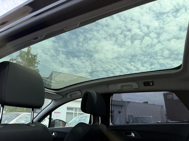 Land Rover DISCOVERY SPORT 2.0 TD4 HSE Aut. Panoramadak (MOTOR DEFECT)