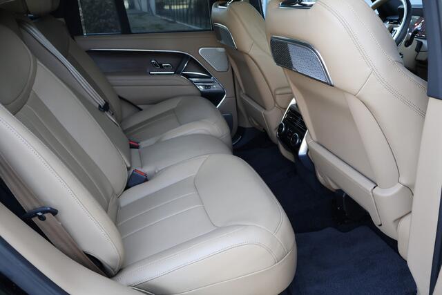Land Rover RANGE ROVER P530 4.4 V8 Autobiography | BTW AUTO | MERIDIAN REFERENCE AUDIO | 23" | ACHTERASBESTURING | CARPLAY | STOELKOELING/VERWARMING V+A | MASSAGE | DAB | ZON/WARMTE/GELUID WEREND GLAS | SFEERVERLICHTING | HEAD-UP | LASER-LED KOPLAMPEN | ETC