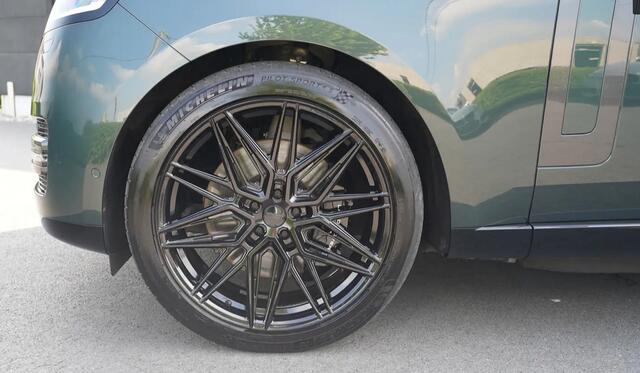 Land Rover RANGE ROVER 3.0 P550e HSE PHEV | Panoramadak | head-up | Meridian | Luchtvering |
