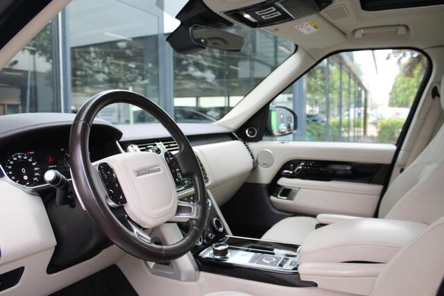 Land Rover RANGE ROVER 4.4 SDV8 340pk Autobiography 1E EIG. / PANODAK / LUCHTVERING / 22'' / ADAPT. CRUISE / DRIVE PRO PACK / NAVI / 4-ZONE CLIMA / MERIDIAN / DAB+ / STOELVERW. / MASSAGE