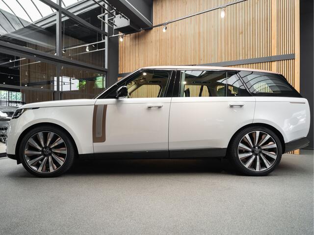 Land Rover RANGE ROVER P615 LWB SV Captain Seats Entertainment System 4.4 P615 LWB SV Koelbox Luxury Leather Upgrade