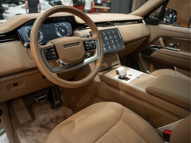 Land Rover RANGE ROVER P615 LWB SV Captain Seats Entertainment System 4.4 P615 LWB SV Koelbox Luxury Leather Upgrade