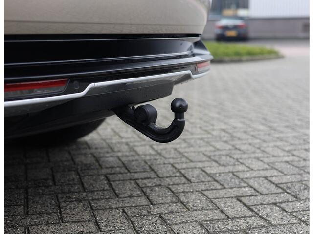 Land Rover RANGE ROVER P550e Autobiography | 23Inch SV - Meridian Signature