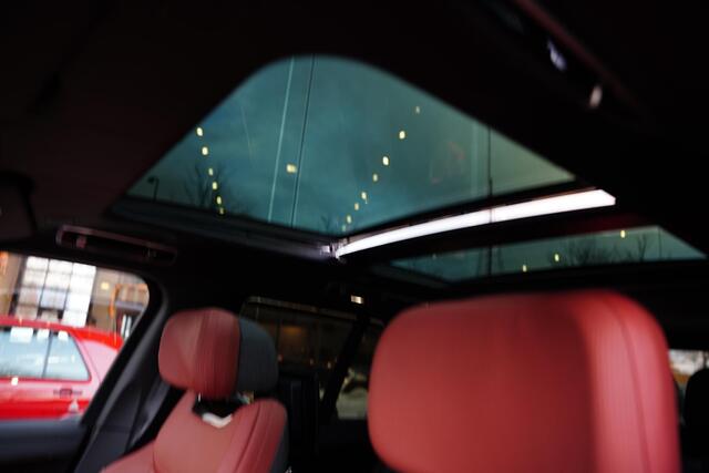 Land Rover RANGE ROVER P 615 SV Bespoke Interieur NL-Auto British Racing Green