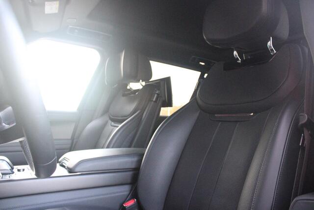 Land Rover RANGE ROVER 4.4 V8 P530 SV LWB AWD AUTOMAAT | PANORAMISCH SCHUIF/KANTEL DAK | MEESTURENDE ACHTERAS | ELEKTRISCH WEGKLAPBARE TREKHAAK | SV INTERIEUR FIRST CLASS CABIN PACK (TWEE VOLLEDIG VERTELBARE ACHTERSTOELEN MET SCHERMEN EN KOELKAST) (RSE) | 23" OBLIVN VELGEN | LU