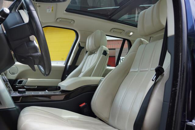 Land Rover RANGE ROVER 3.0 TDV6 Vogue / Panoramadak / Trekhaak / Dealer Ond / Meridian