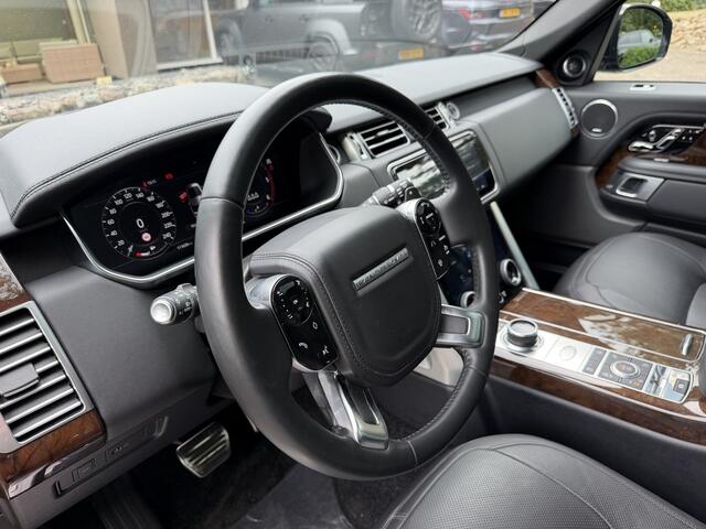 Land Rover RANGE ROVER D300 Vogue Black Design Pack