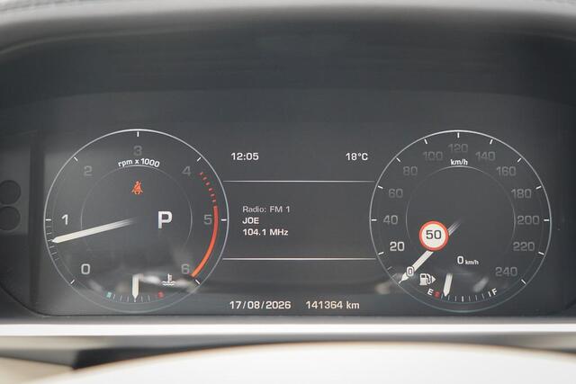 Land Rover RANGE ROVER 3.0 TDV6 Vogue / Pano / Trekhaak / NL Auto / Vol. Onderhouden