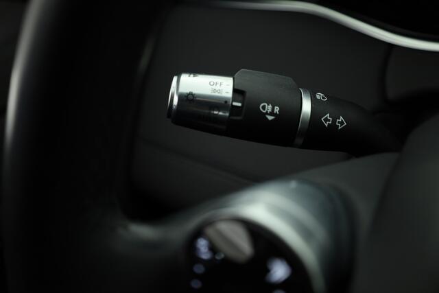 Land Rover RANGE ROVER EVOQUE 1.5 P300e AWD SE | Navi | Camera | Afn. Trekhaak | Memory Seats | Stoel- Stuurverw.