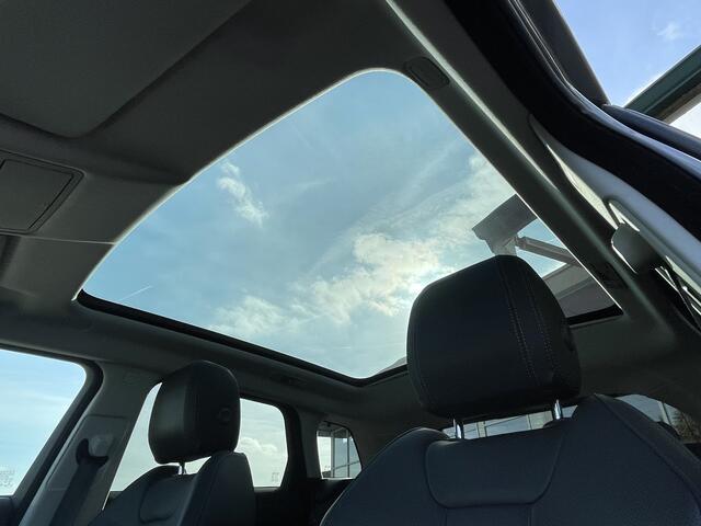 Land Rover RANGE ROVER EVOQUE TD4 Automaat 150pk AWD SE Dynamic | 2 jaar garantie | Panoramadak | 20" velgen | Camera | Stoelverwarming |