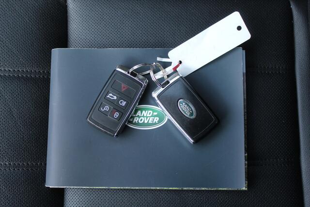 Land Rover RANGE ROVER EVOQUE 1.5 P300e AWD SE AUTOMAAT/Navigatie/Achteruitrijcamera/Parkeersensoren rondom/Virtual cockpit/Stoelverwarming/Stuurverwarming/Elektrisch verstelbare stoelen met memory/Voorruitverwarming/Dodehoek detectie/Climate control/Cruise control/Lane assist/Elektr