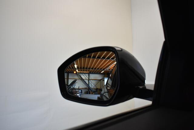 Land Rover RANGE ROVER EVOQUE 1.5 P300e AWD Head Up Camera PDC El A-klep Leer Apple Carplay Stoelverwarming