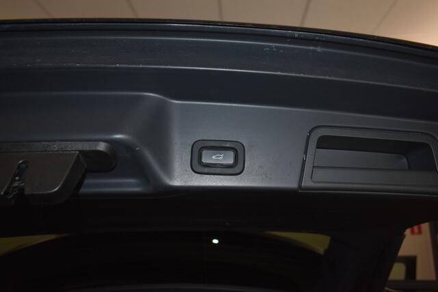 Land Rover RANGE ROVER EVOQUE 1.5 P300e AWD Head Up Camera PDC El A-klep Leer Apple Carplay Stoelverwarming