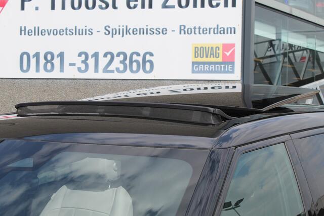 Land Rover RANGE ROVER EVOQUE 1.5 P160 S AUTOMAAT/Panoramadak/Achteruitrijcamera/Parkeersensoren rondom/Keyless/Cruise control/Climate control/Apple carplay/Elektrisch verstelbare stoelen/LED koplampen/Multifunctioneel stuurwiel/Spraakbediening/118'' Lichtmetalen velgen/Nolita grey.