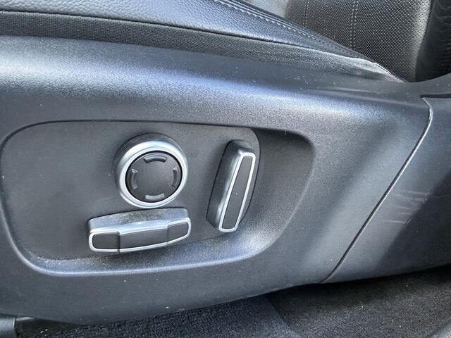 Land Rover RANGE ROVER EVOQUE P300e 309pk AWD S | Adaptive Cruise | 360gr Camera | Pivi Apple CarPlay - Android Auto |